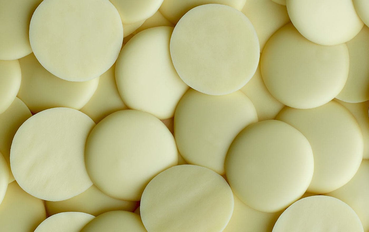 Belcolade Witte chocolade 15 kg Belcolade Blanc Selection X605/M – drops 15 kg Belcolade Blanc Selection X605/M – drops 15 kg | Anisana